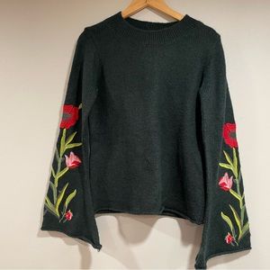 Romeo & Juliet Couture sz L sweater